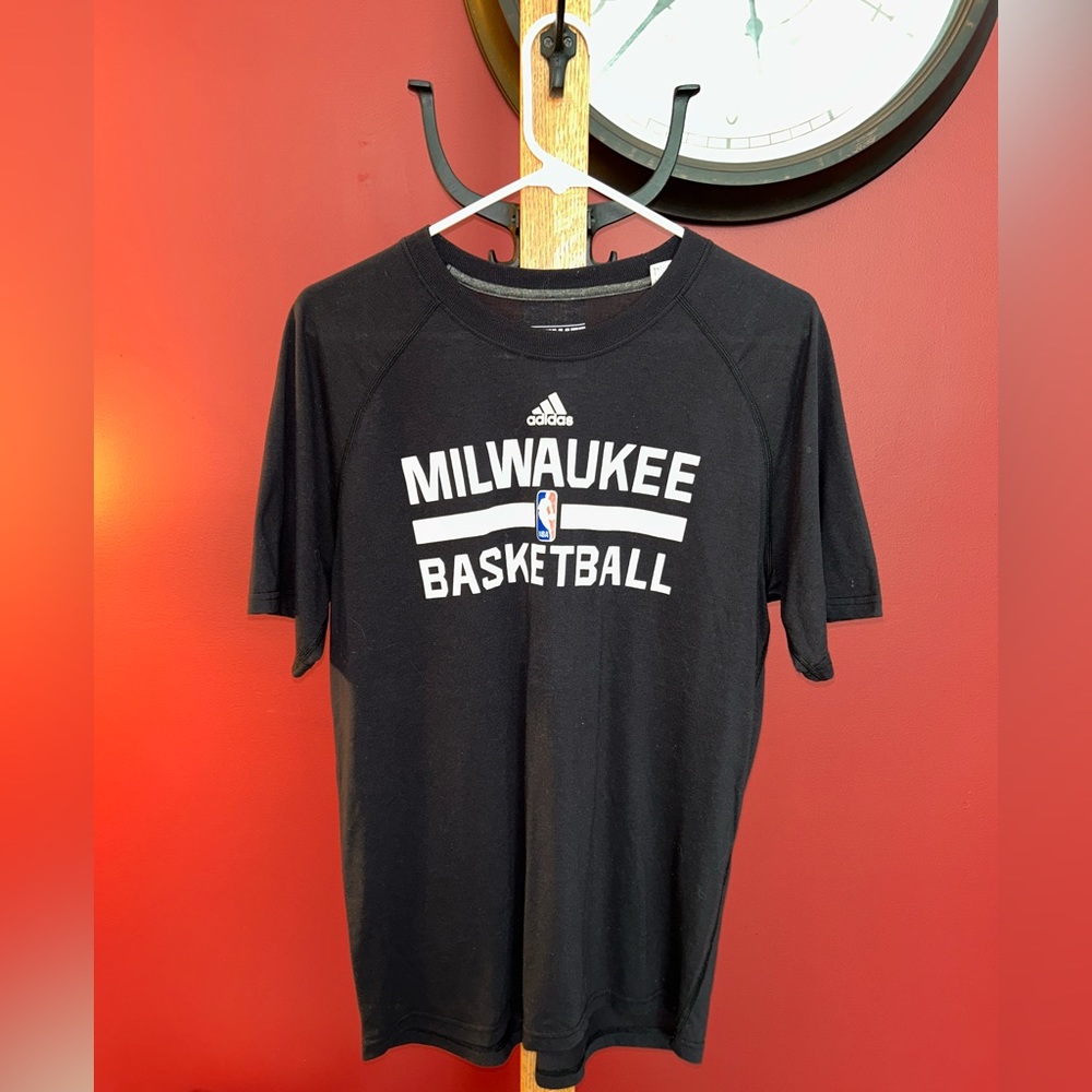 Dark Green Adidas Milwaukee Bucks Basketball T-Shirt
